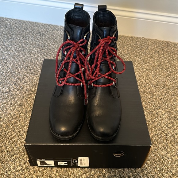 Sorel cate lace up black boots - Picture 2 of 8